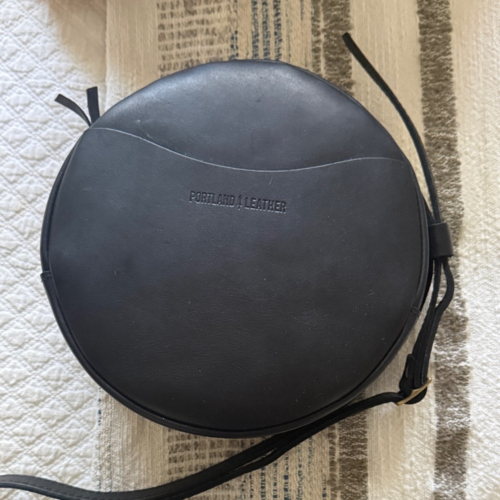 PLG Smoothly Black Large Circle